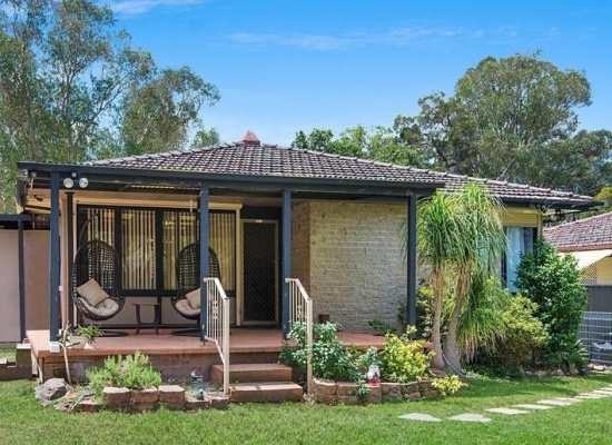 Dù cho cơn sốt bất động sản giá nhà ở Sydney Úc có vẻ như đã trôi qua, bạn gần như vẫn không thể tìm nổi một ngôi nhà dưới mức giá 500,000 đô.